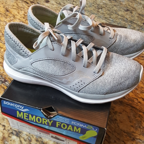 saucony memory foam shoes
